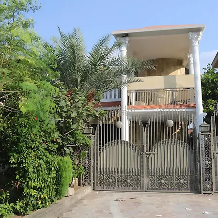 Mulberry Guest House F-11-2